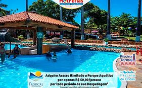 Golden Dolphin GrandHotel - com roupas de cama e banho - Piscinas 24h, próx ao Water Park, Hotel Prive, Boulevard, Riviera - HotFérias